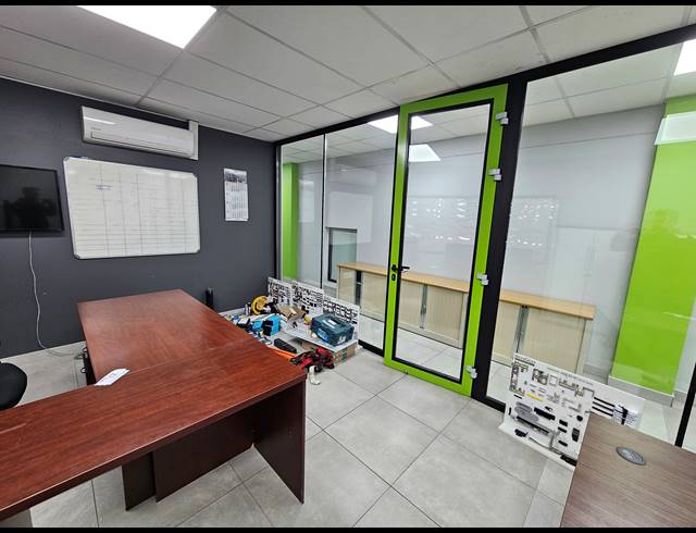 5,002M² FACTORY TO LET IN COSMO BUSINESS PARK